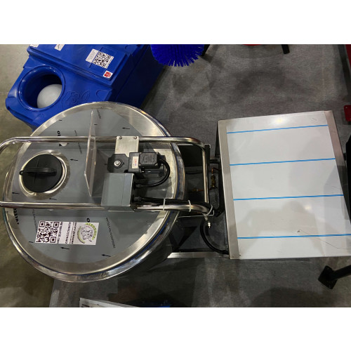 Вертикальный цилиндрический танк охладитель молока на 150л Melasty без системы взвешивания (Турция)